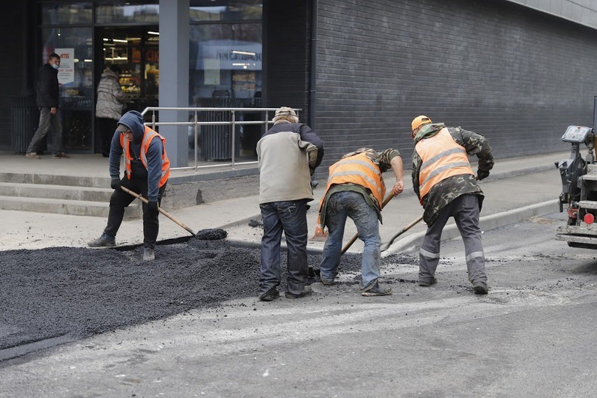 Жители Днепра благодарны за качественно отремонтированные дороги и тротуары в микрорайонах города 14