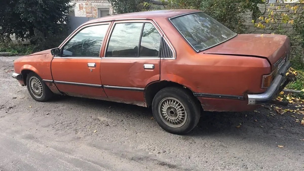 Самое старое авто в ТОП-5, наименьший пробег Самое старое авто в ТОП-5, наименьший пробег