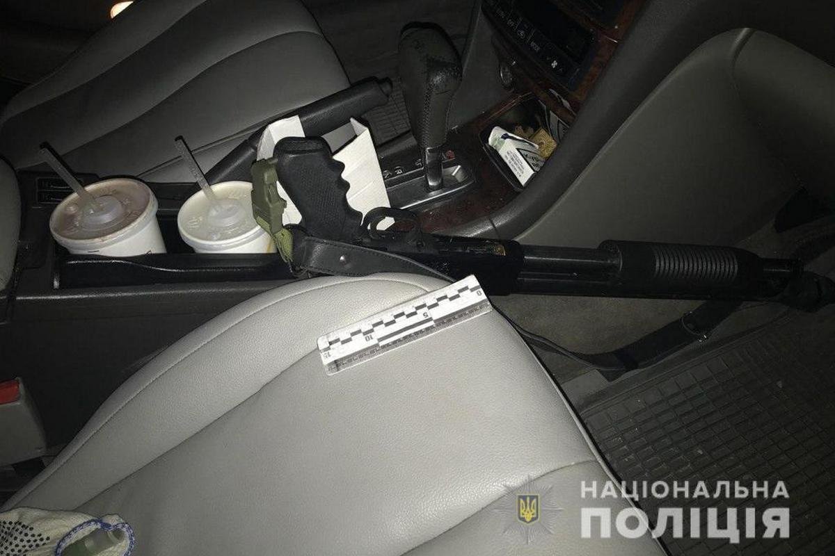 Из автомобиля изъяли ружье и пневматическую винтовку