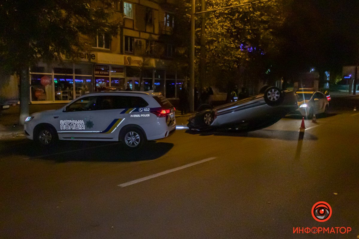 Honda двигалась по проспекту со стороны улицы Титова Honda двигалась по проспекту со стороны улицы Титова