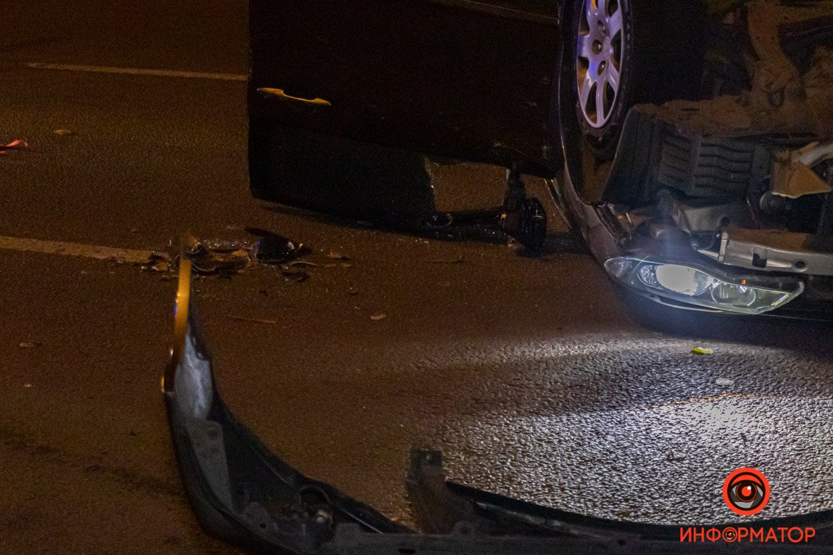 Заняты 2 полосы движения, объезд слева Заняты 2 полосы движения, объезд слева
