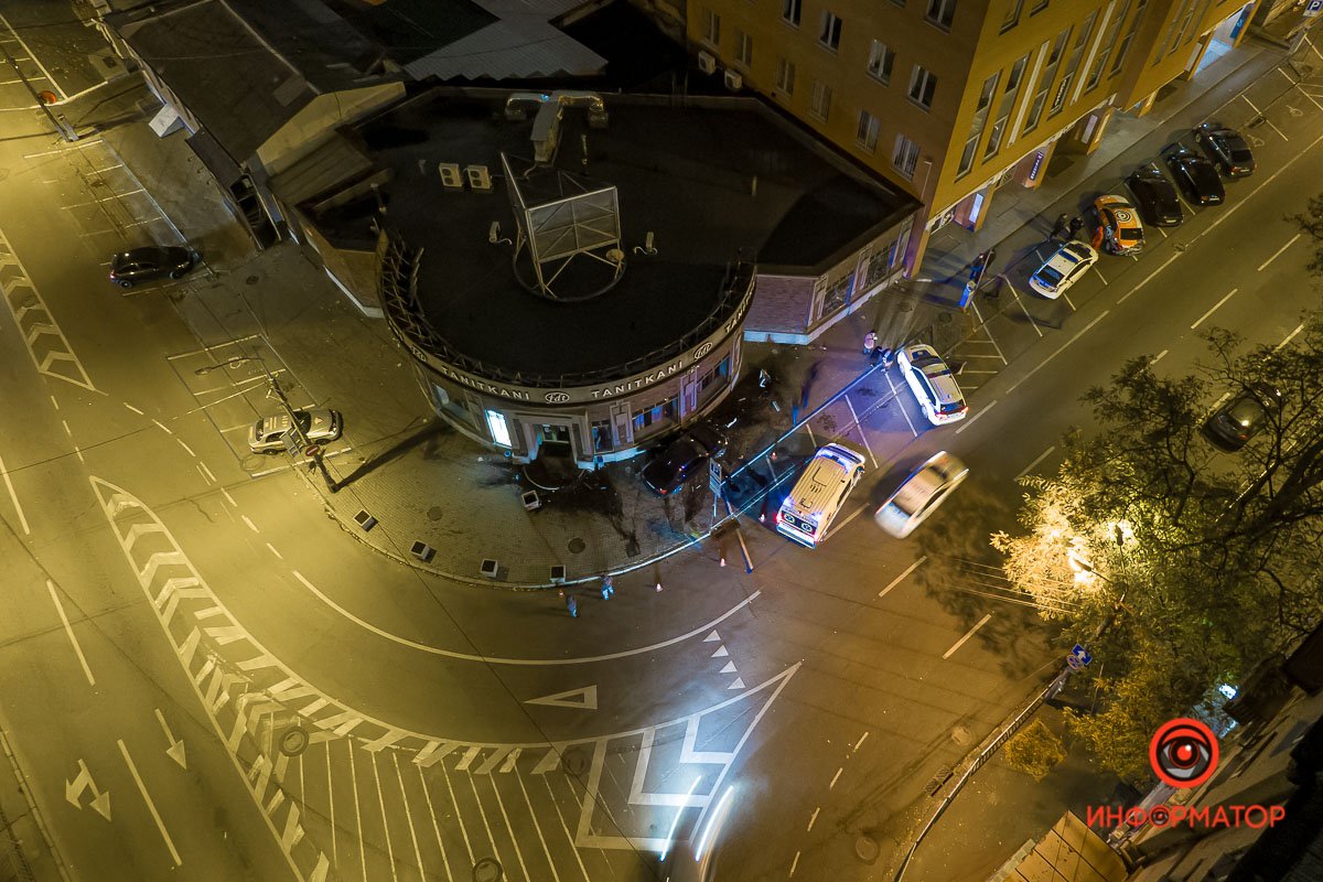 На место прибыли сотрудники полиции и скорая