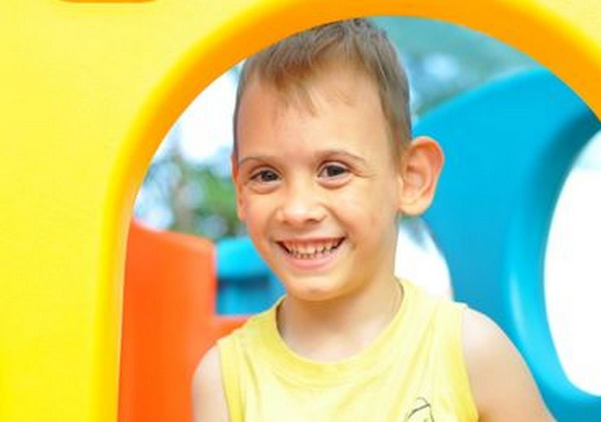 Коле срочно нужно провести сложную операцию Коле срочно нужно провести сложную операцию