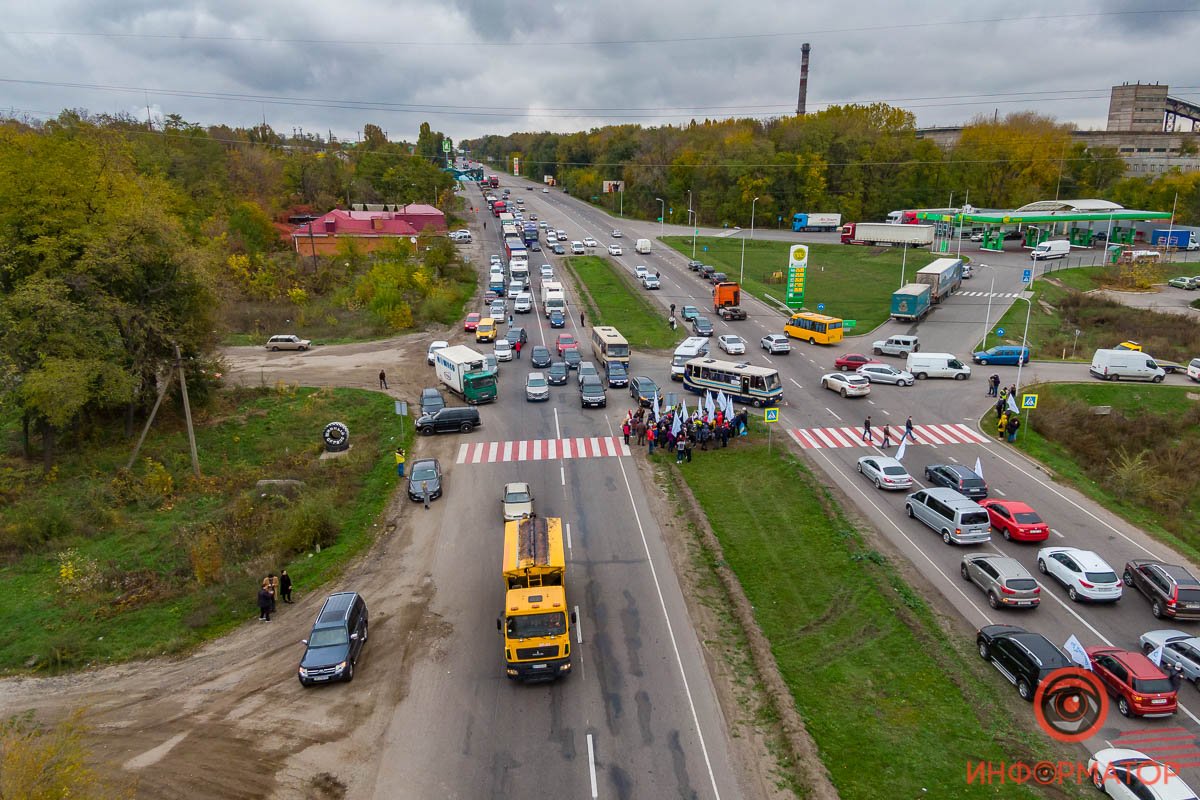 Периодически скопившийся транспорт пропускали