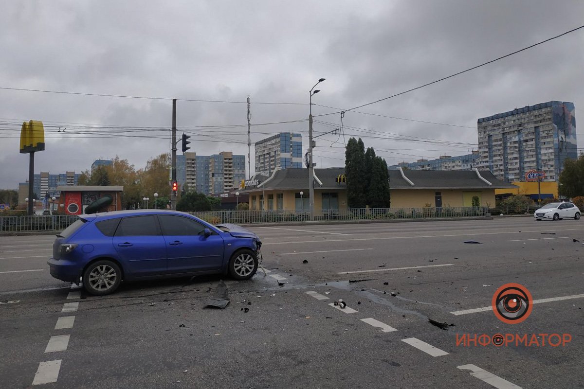 Водители обоих автомобилей от медицинской помощи отказались