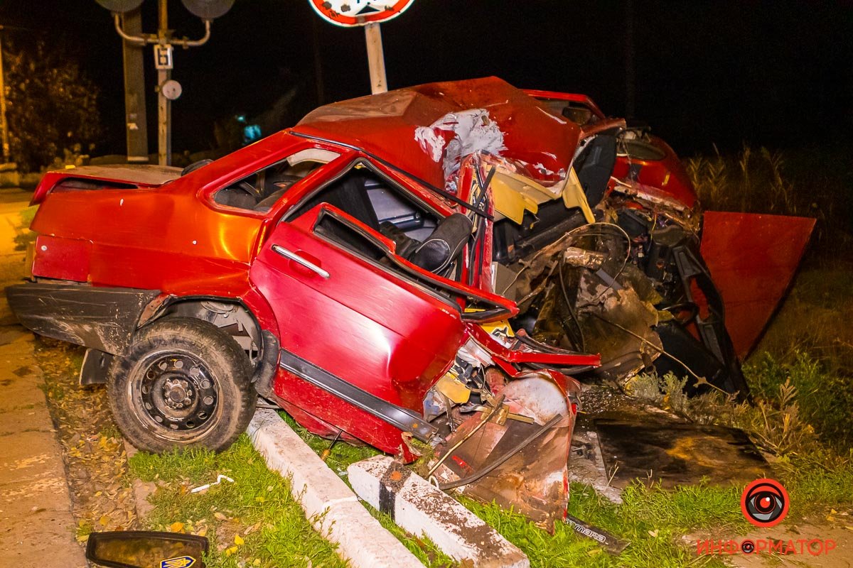 Автомобиль всмятку