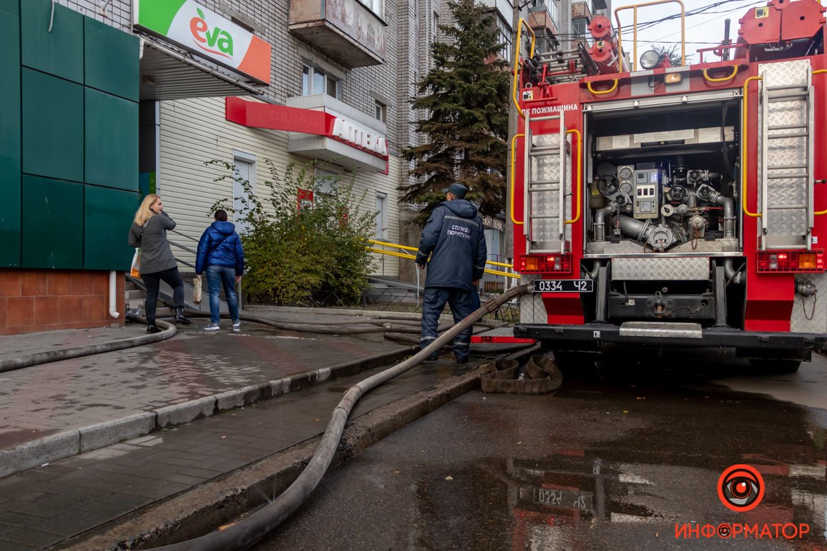 На месте работают сотрудники ГСЧС На месте работают сотрудники ГСЧС
