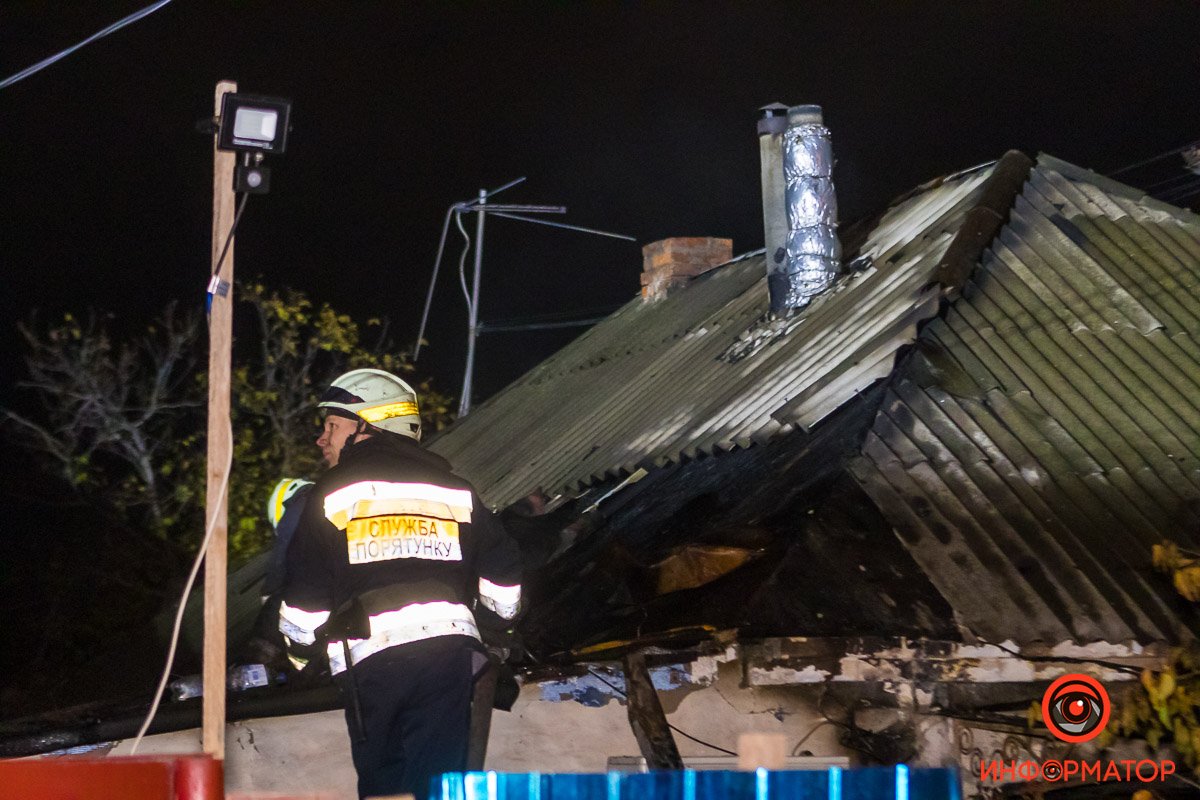 В Днепре на Гринченко горел частный жилой дом 3