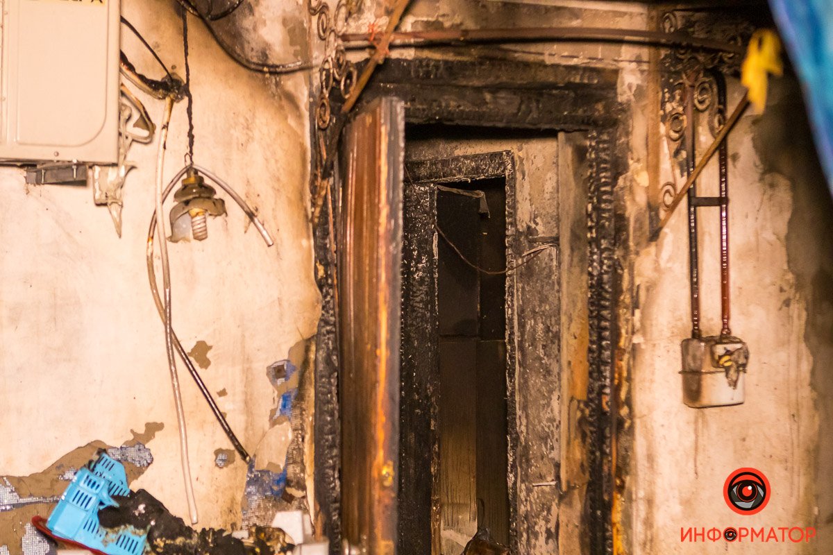 В Днепре на Гринченко горел частный жилой дом 6