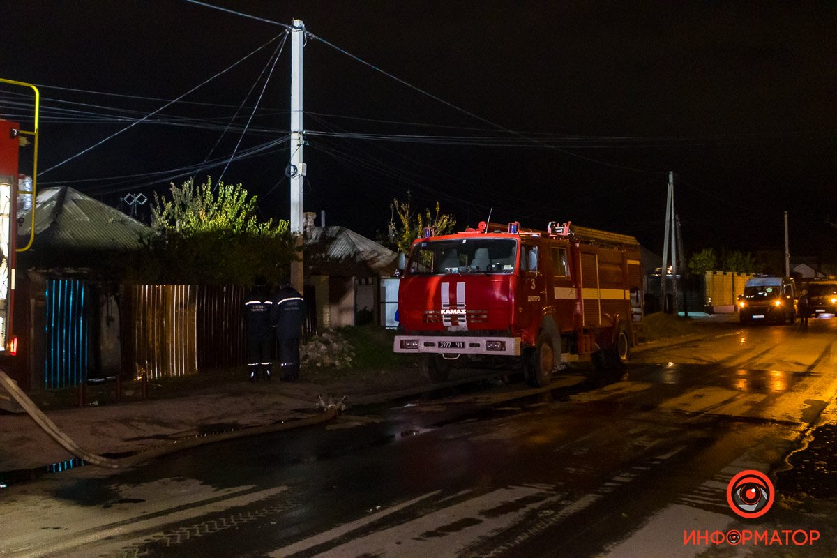 В Днепре на Гринченко горел частный жилой дом 7