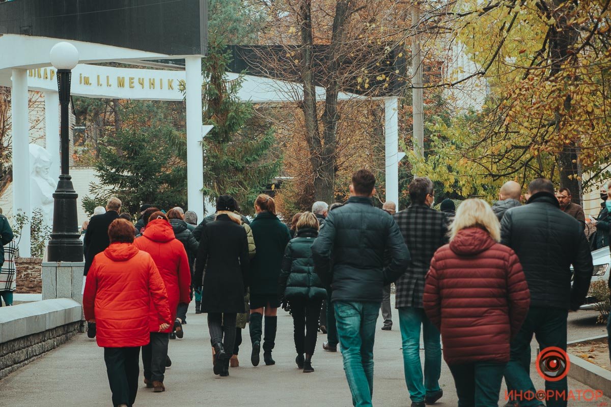 По словам медиков города, он спас жизни сотен детей
