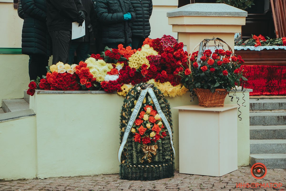 Его все любили и уважали