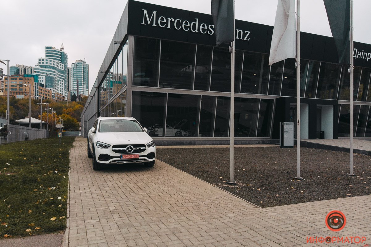 автосалон «Мерседес» на Стартовой