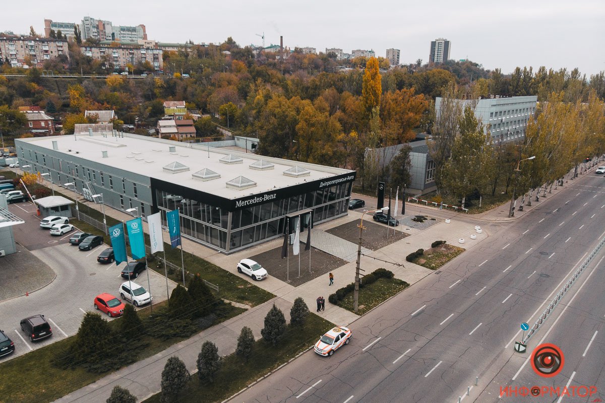 автосалон «Мерседес» на Стартовой