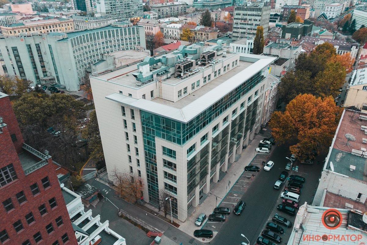 здание коммерческого назначения на Мечникова