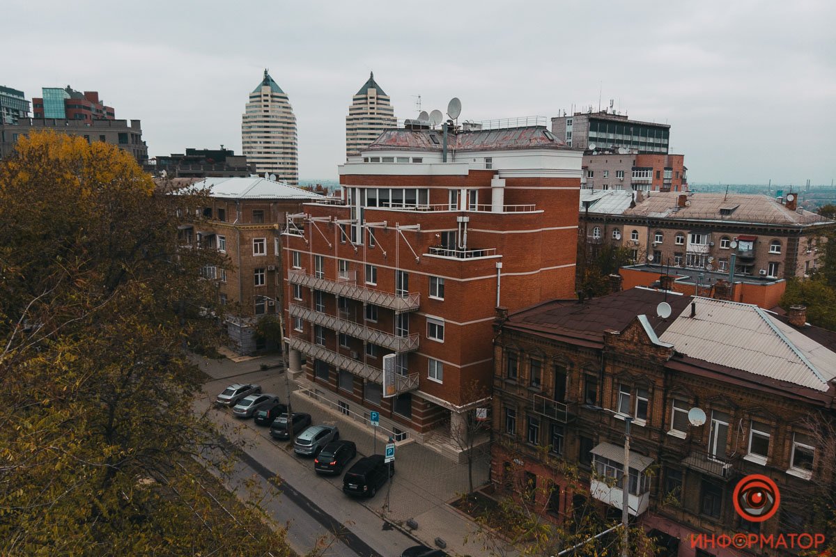 жилой дом с выставочным залом на Соборной площади, 7б