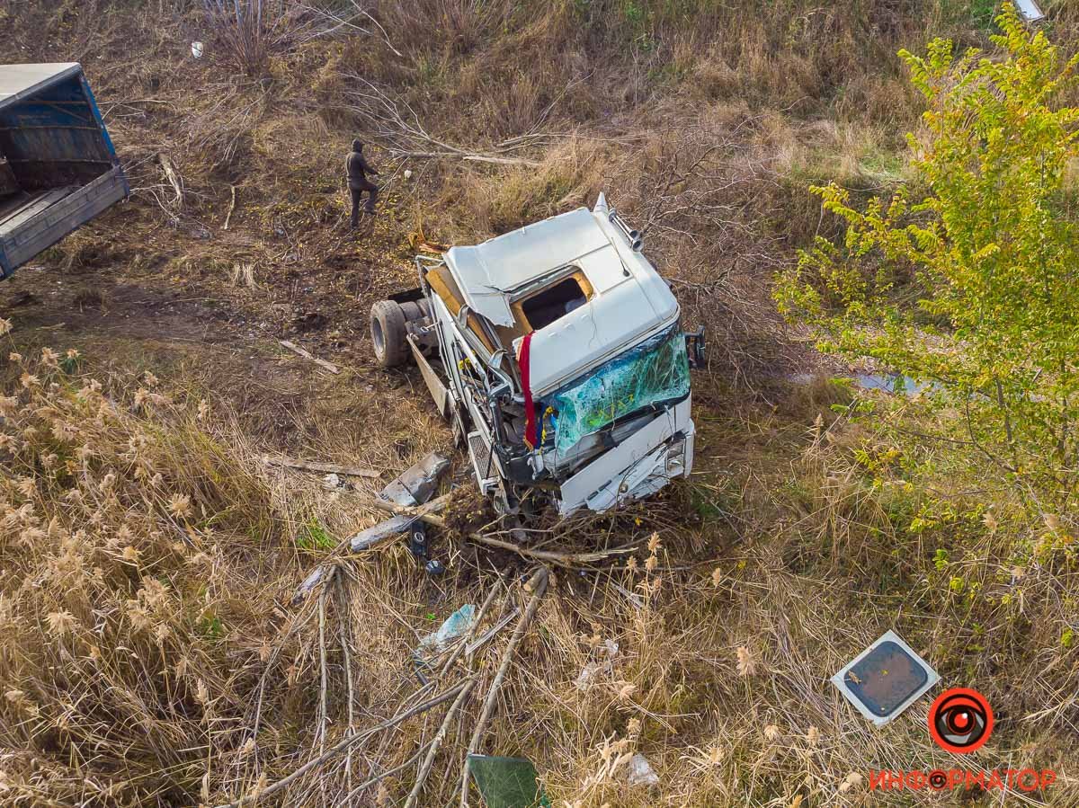 Водитель грузовика не пострадал