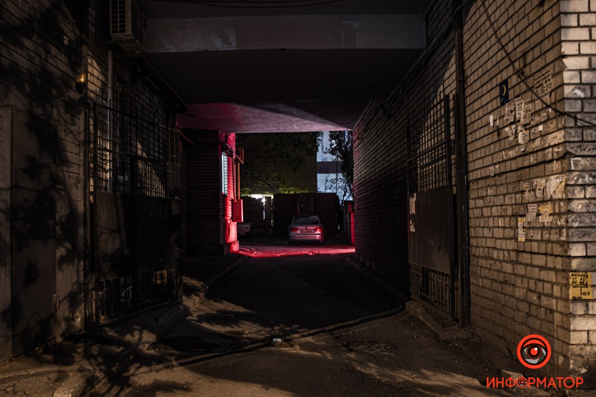 Как-то перехотелось заходить во двор Как-то перехотелось заходить во двор