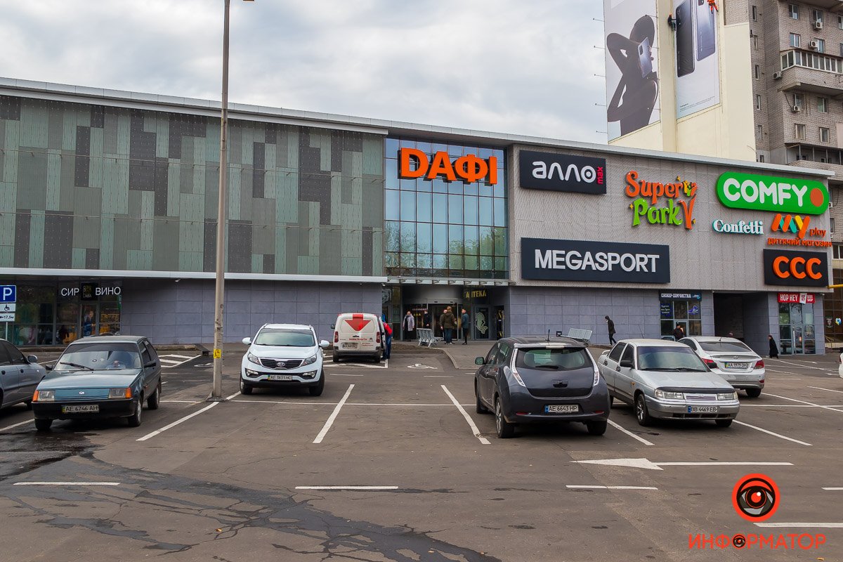 Посетителей уже не так много, как это обычно бывает по субботам