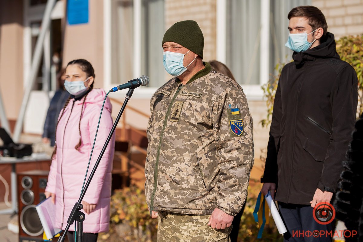 В Индустриальном районе установили мемориальную доску в честь погибшего офицера 6
