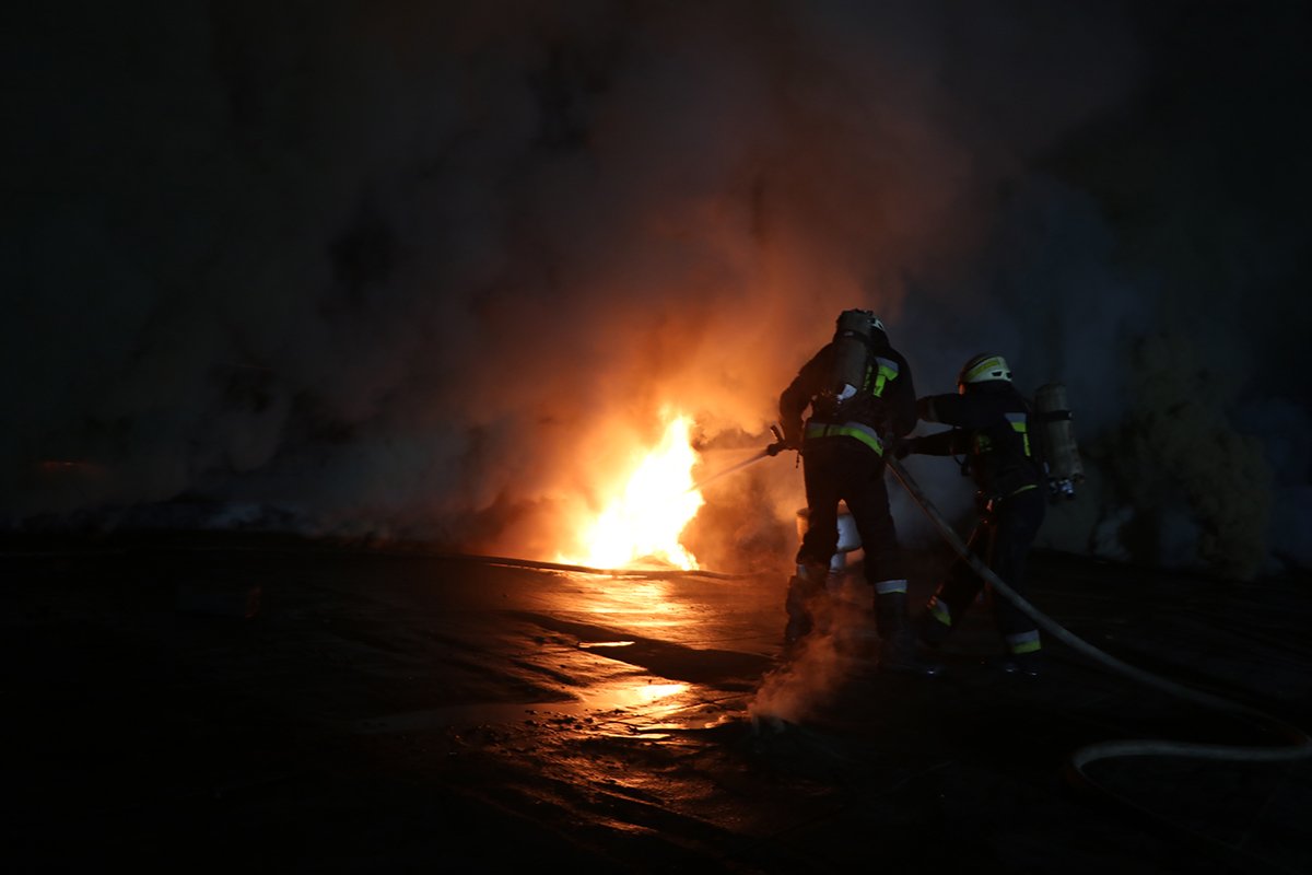 Окончательно ликвидировать возгорание спасателям удалось к 20:10