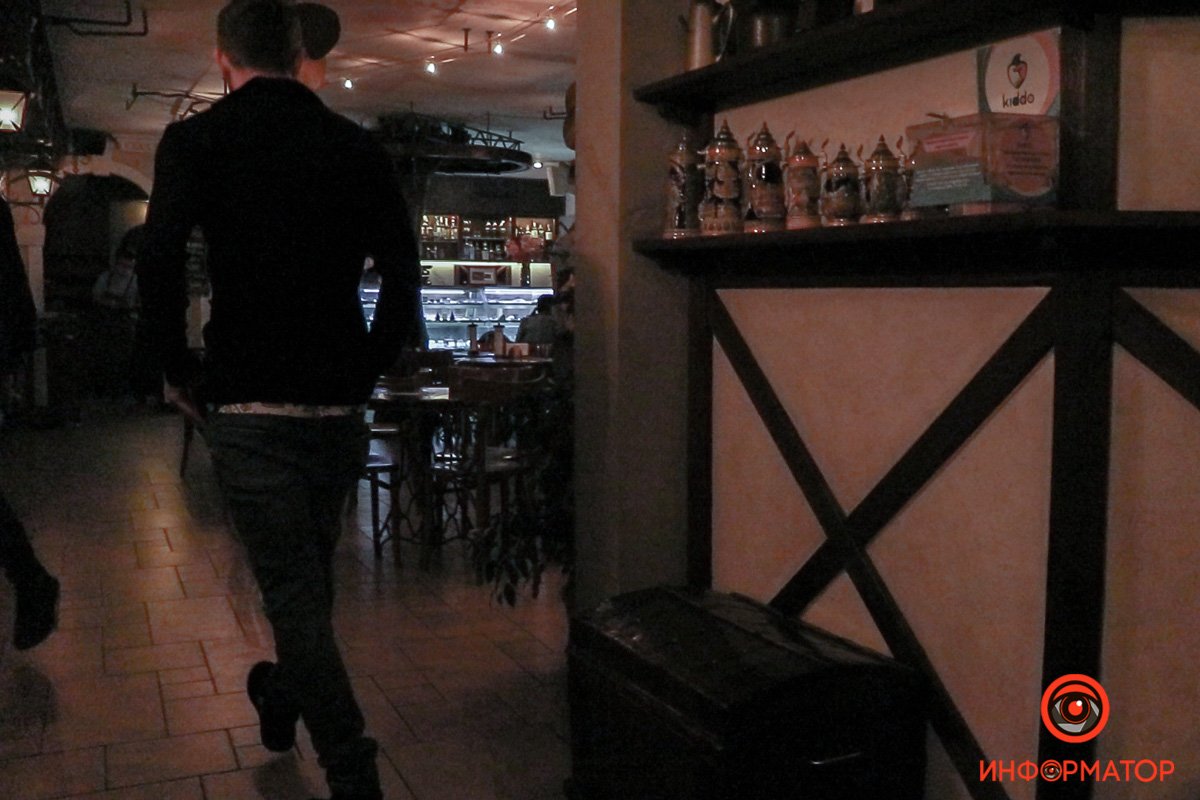 В «Репортере» также была полиция. Ресторан продолжает принимать людей