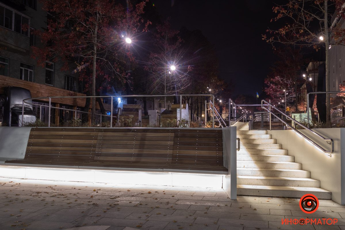 Между террасами можно спускаться или подниматься по ступенькам Между террасами можно спускаться или подниматься по ступенькам