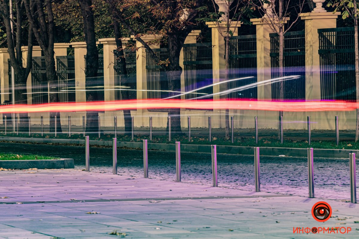 Восстановление металлических секций ограждений парка еще в процессе Восстановление металлических секций ограждений парка еще в процессе