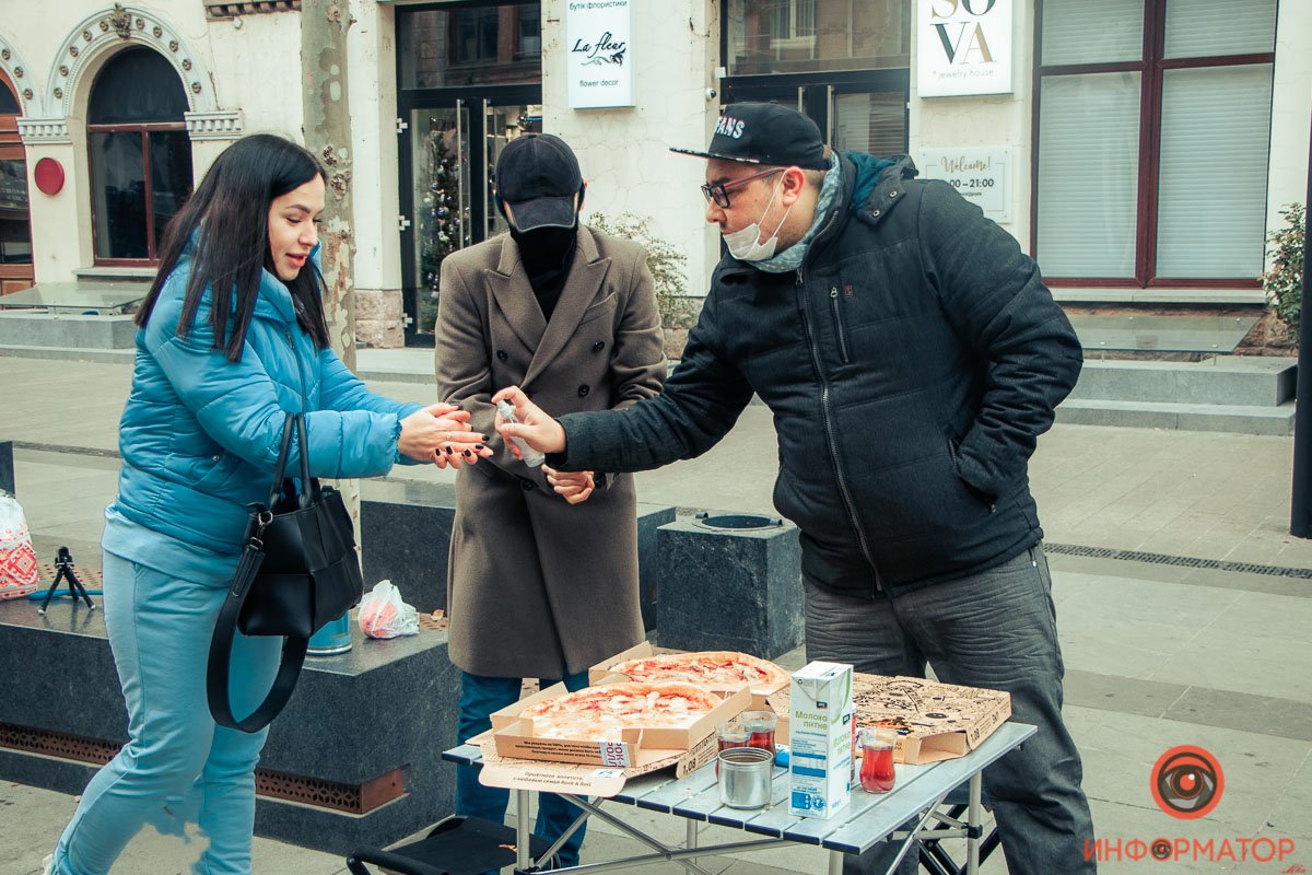 Антисептик тоже на месте Антисептик тоже на месте