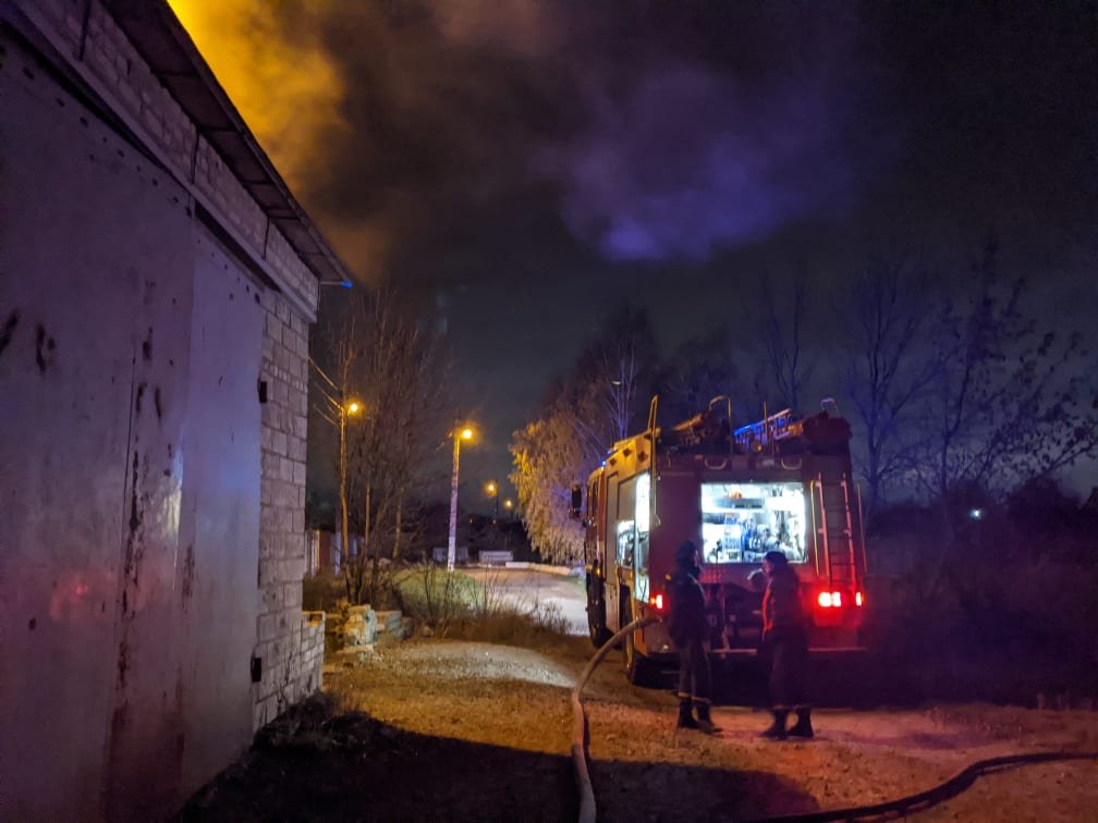 Работают спасатели Работают спасатели