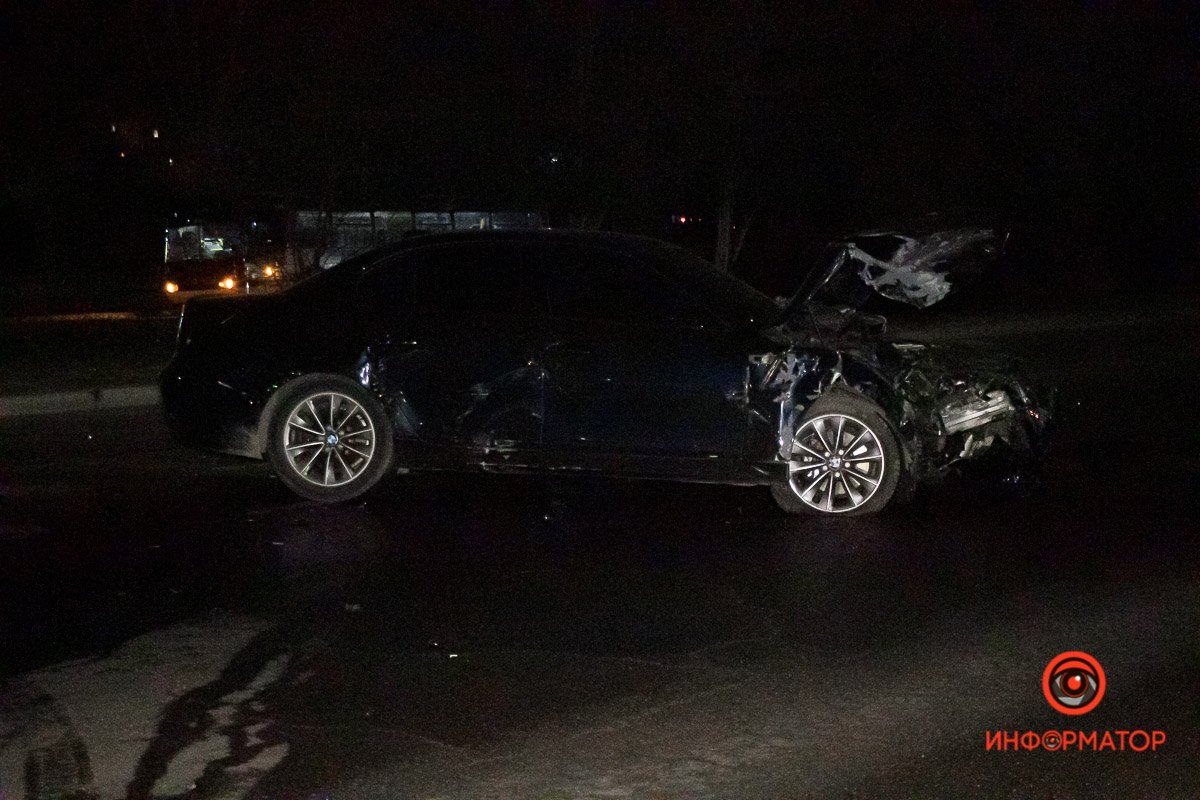 BMW ехал в сторону выезда из города BMW ехал в сторону выезда из города