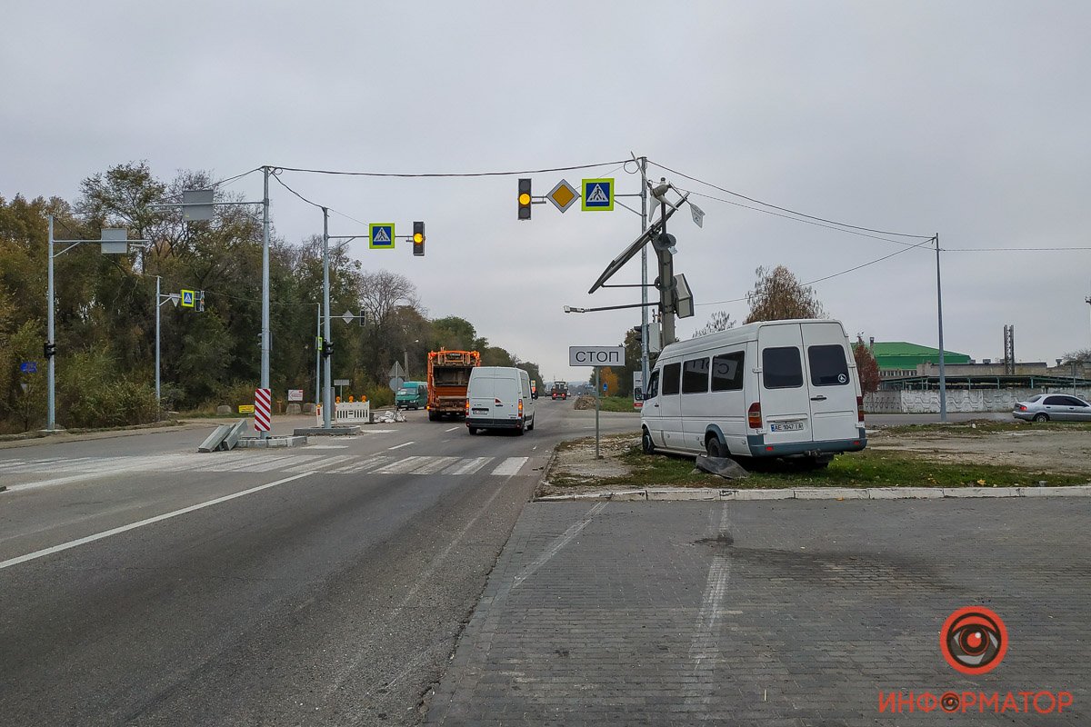 По словам водителя, он ехал на выезд из города и совершал обгон По словам водителя, он ехал на выезд из города и совершал обгон
