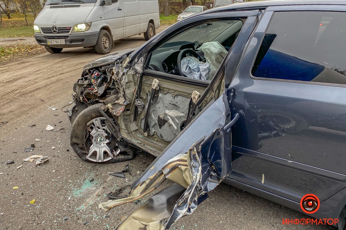 Удар пришелся на водительскую сторону Удар пришелся на водительскую сторону