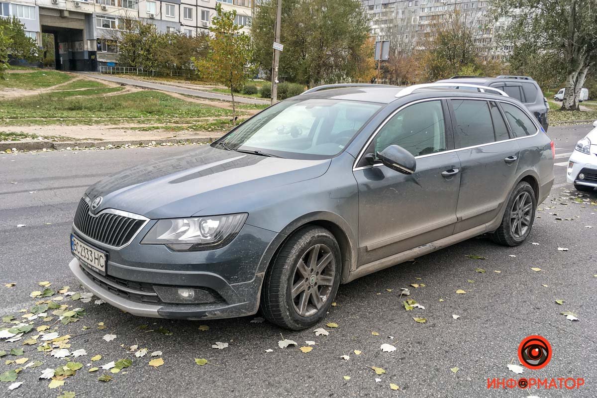 Автомобиль двигался в сторону Кайдакского моста