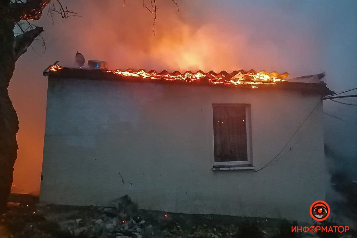 В частном доме на улице Разъездной произошел пожар В частном доме на улице Разъездной произошел пожар