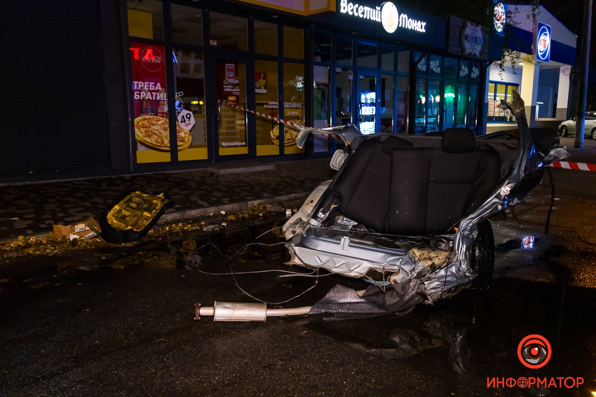 Авария произошла на пересечении проспекта героев и Штабного переулка Авария произошла на пересечении проспекта героев и Штабного переулка