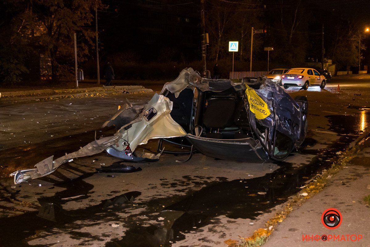На место прибыли спасатели На место прибыли спасатели