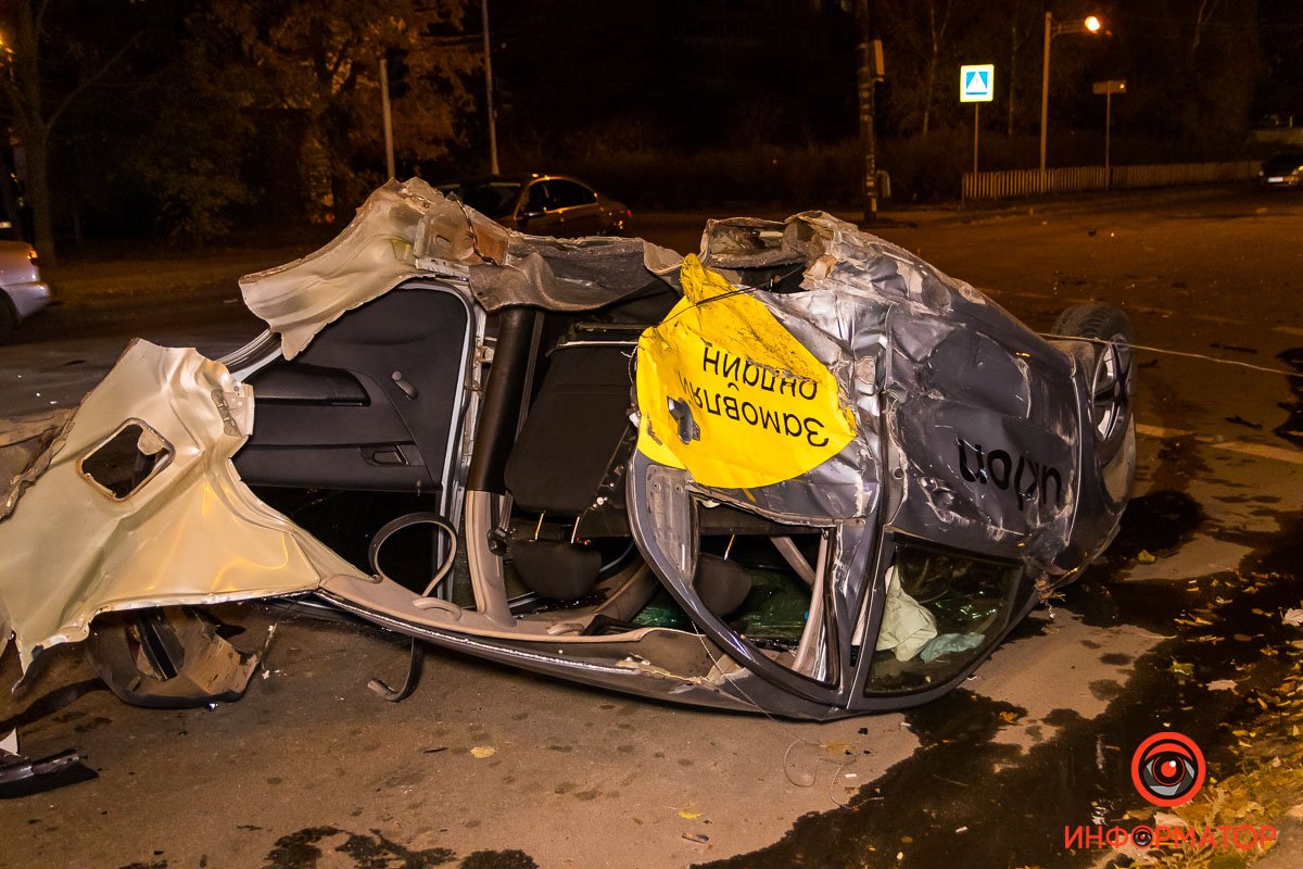 По информации от сотрудника ГСЧС, они перекрывали поступление газа в автомобиле По информации от сотрудника ГСЧС, они перекрывали поступление газа в автомобиле