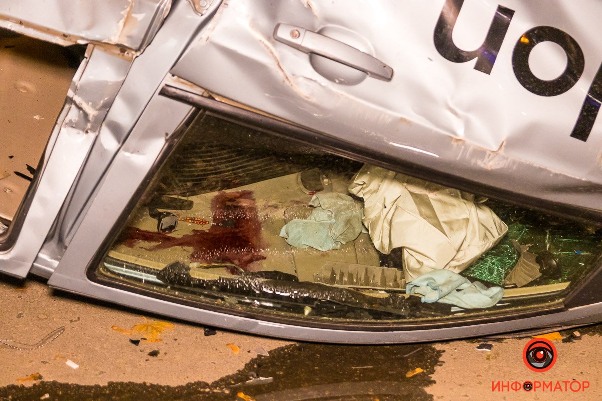 Водителя из ЗАЗ достали еще до приезда полиции Водителя из ЗАЗ достали еще до приезда полиции