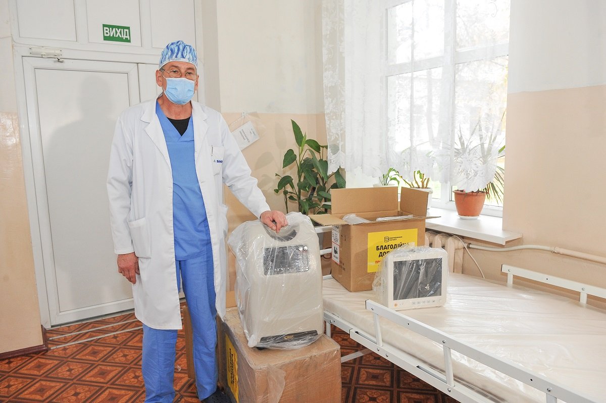 ИНТЕРПАЙП поставил 15 комплектов спецоборудования с кислородом в больницы Никополя и Новомосковска 3