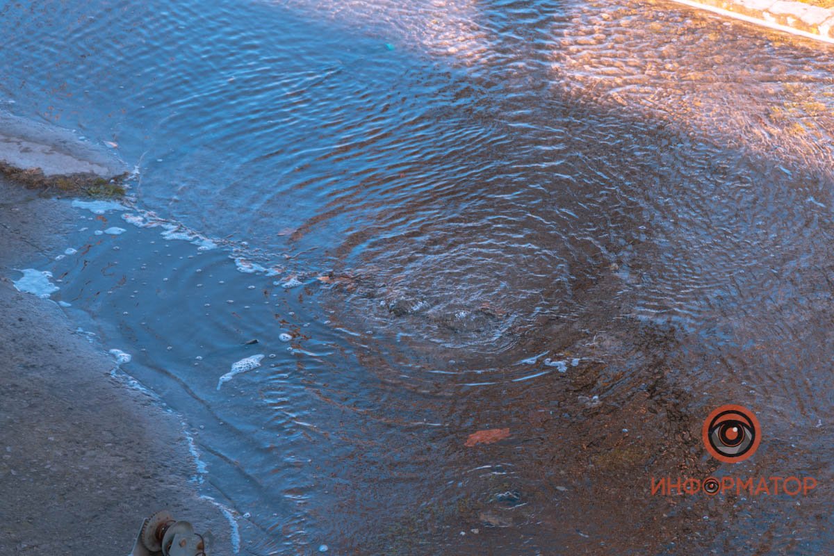 В данный момент откачивают воду