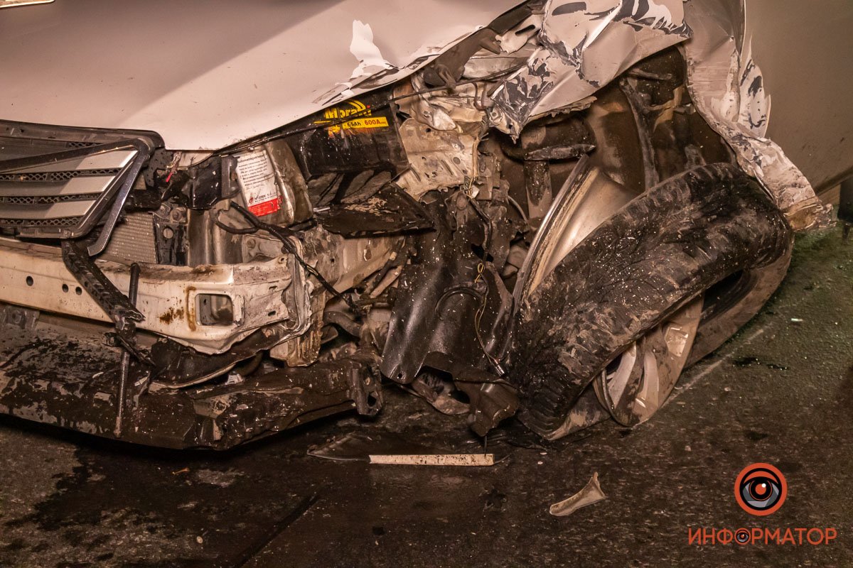 Автомобиль существенно поврежден Автомобиль существенно поврежден