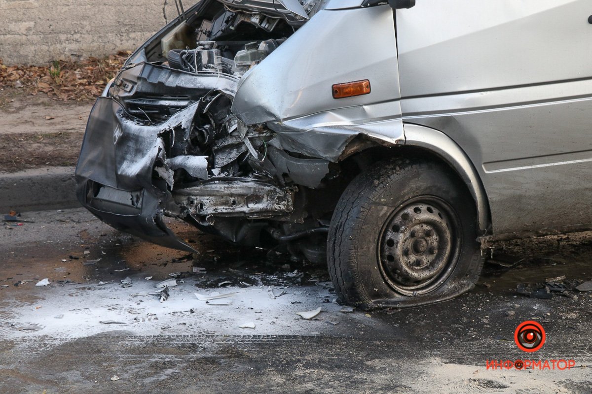 Водитель и пассажиры маршрутки от госпитализации отказались Водитель и пассажиры маршрутки от госпитализации отказались
