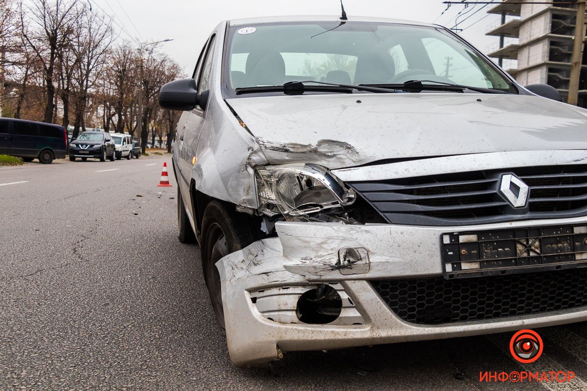 Повреждения Renault