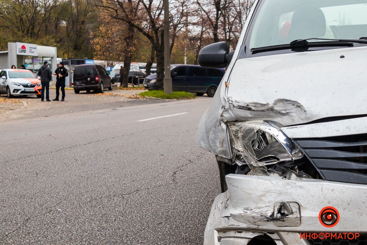 Водителя Volkswagen с места аварии забрала скорая помощь