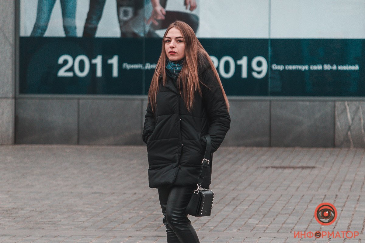 Не грустите, улыбнитесь нам