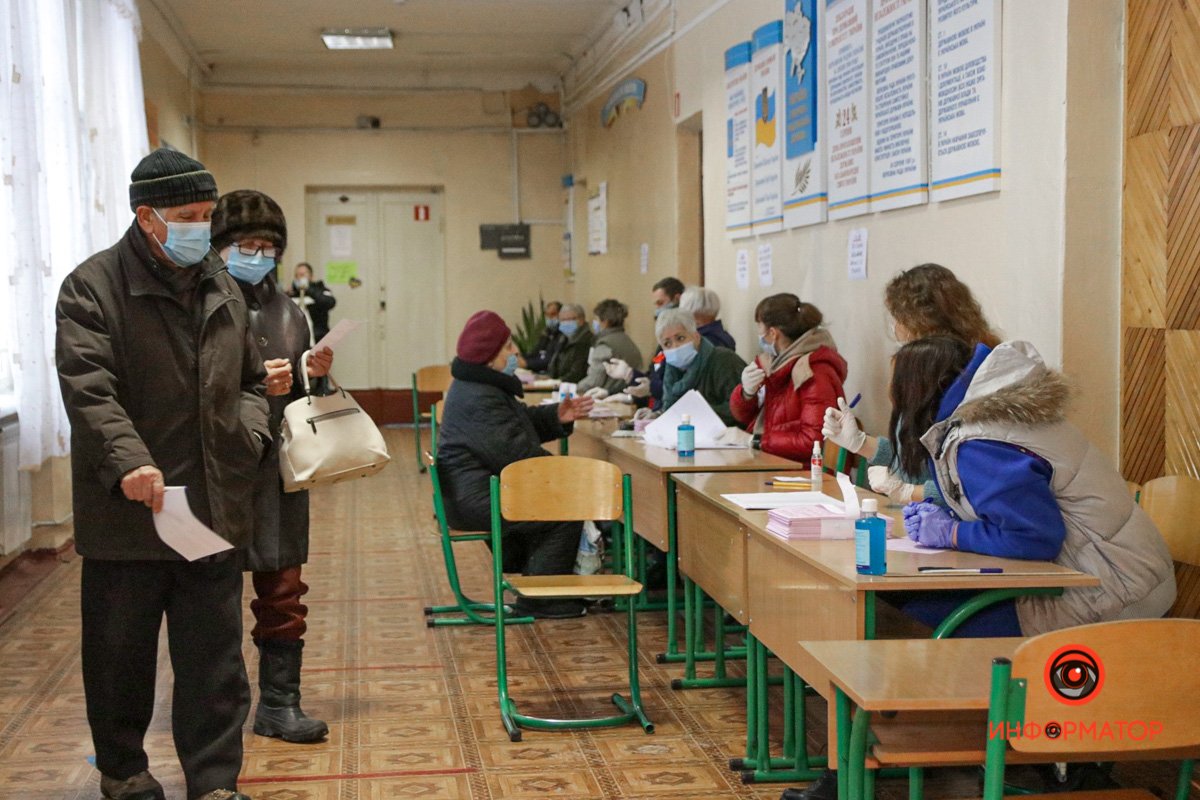 Второй тур выборов мэра в Днепре: что происходит на избирательных участках. Хроника 1