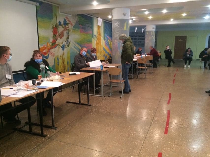 Второй тур выборов мэра в Днепре: что происходит на избирательных участках. Хроника 4