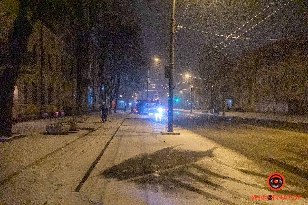 Бригадам ГСЧС удалось взять огонь под контроль - пожар был локализован в 22:20 Бригадам ГСЧС удалось взять огонь под контроль - пожар был локализован в 22:20