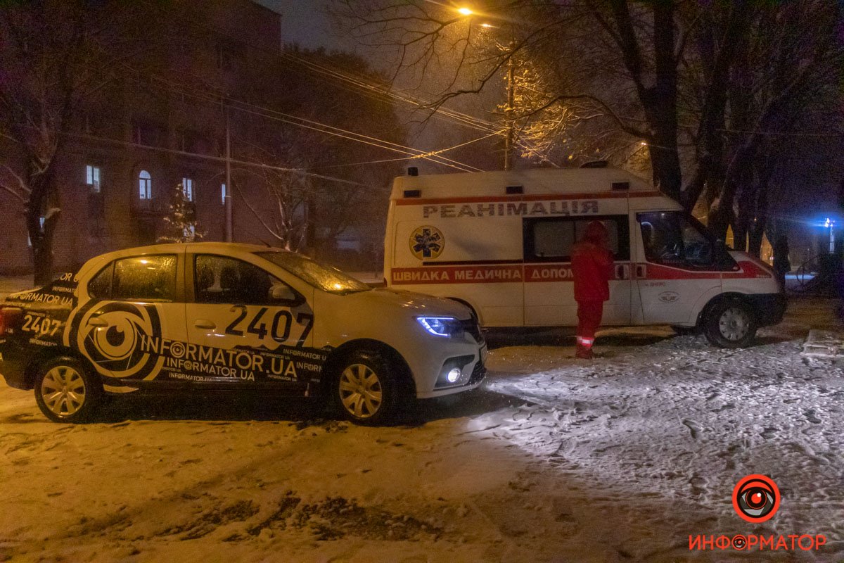 Площадь пожара составила 80 квадратных метров - огонь уничтожил вещи, перекрытие и крышу пристройки Площадь пожара составила 80 квадратных метров - огонь уничтожил вещи, перекрытие и крышу пристройки